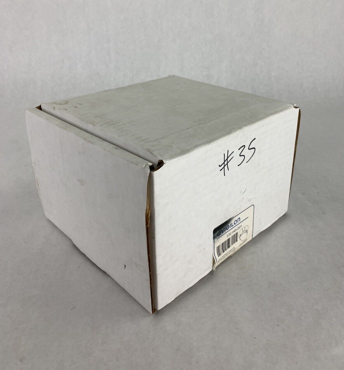 Pelco 3.0C-H4A-D01 Vandal-Resistant Indoor Fixed Dome Camera IMS0DN10-1V