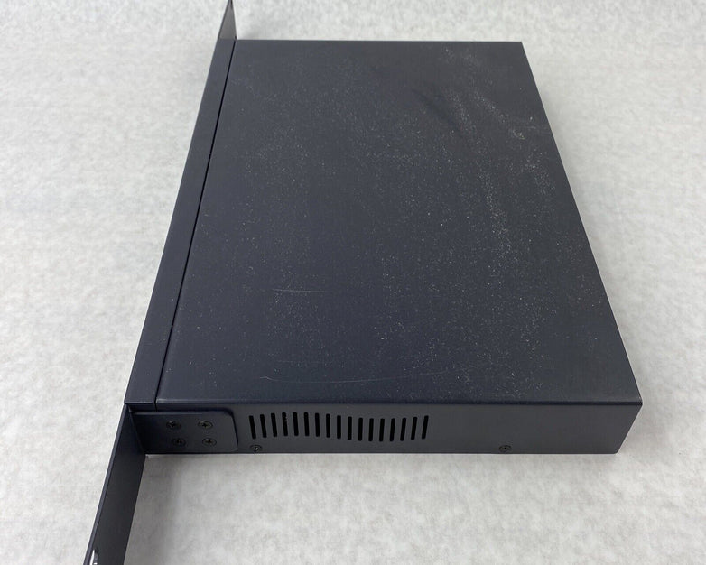 Belkin F5D5141-16 Mountable 16 Port Gigabit Switch w/ Power Cord - Tested