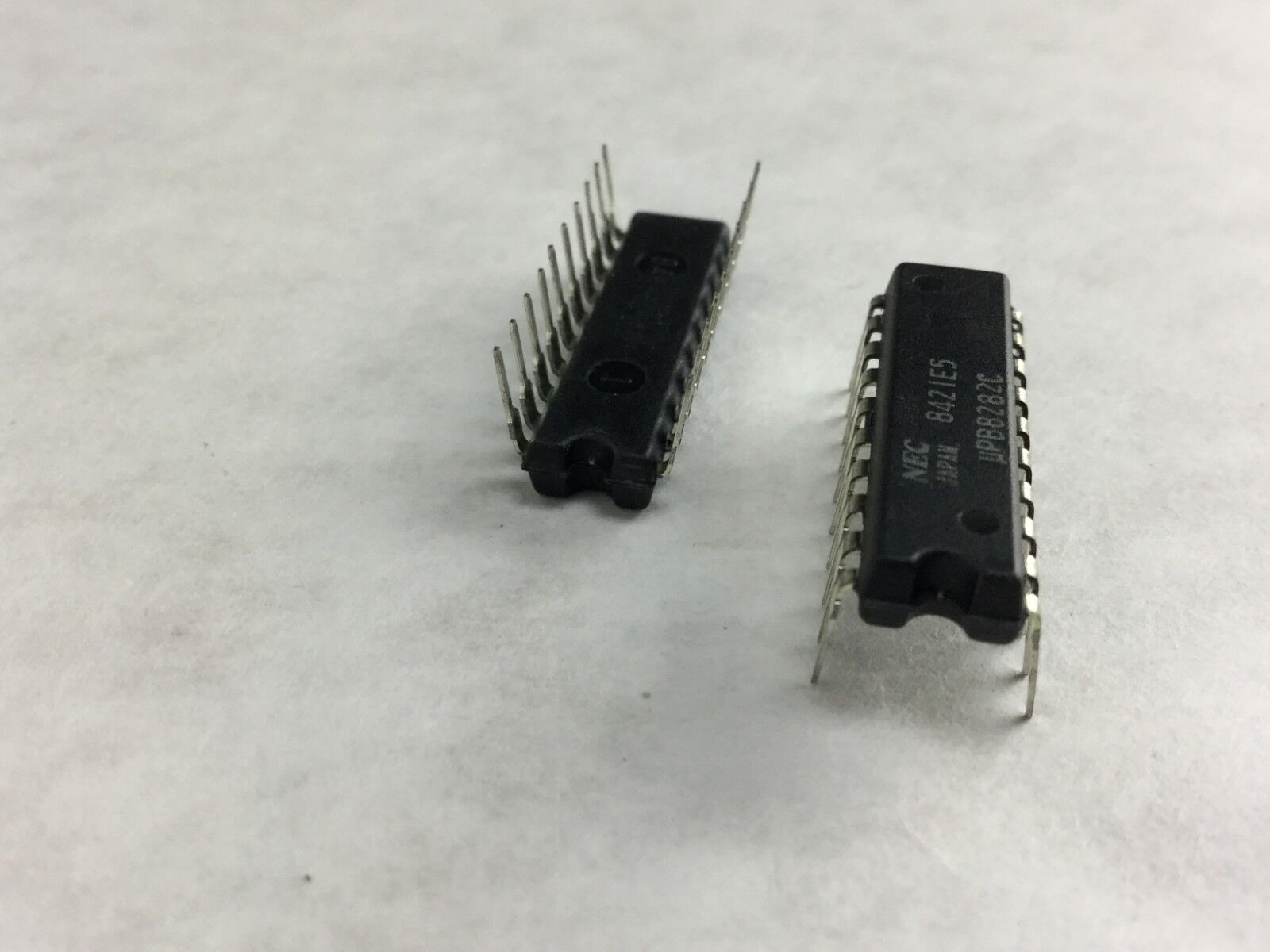 NEC  8421E5 Transistor  20 Pin Dip   Lot of 4  NEW
