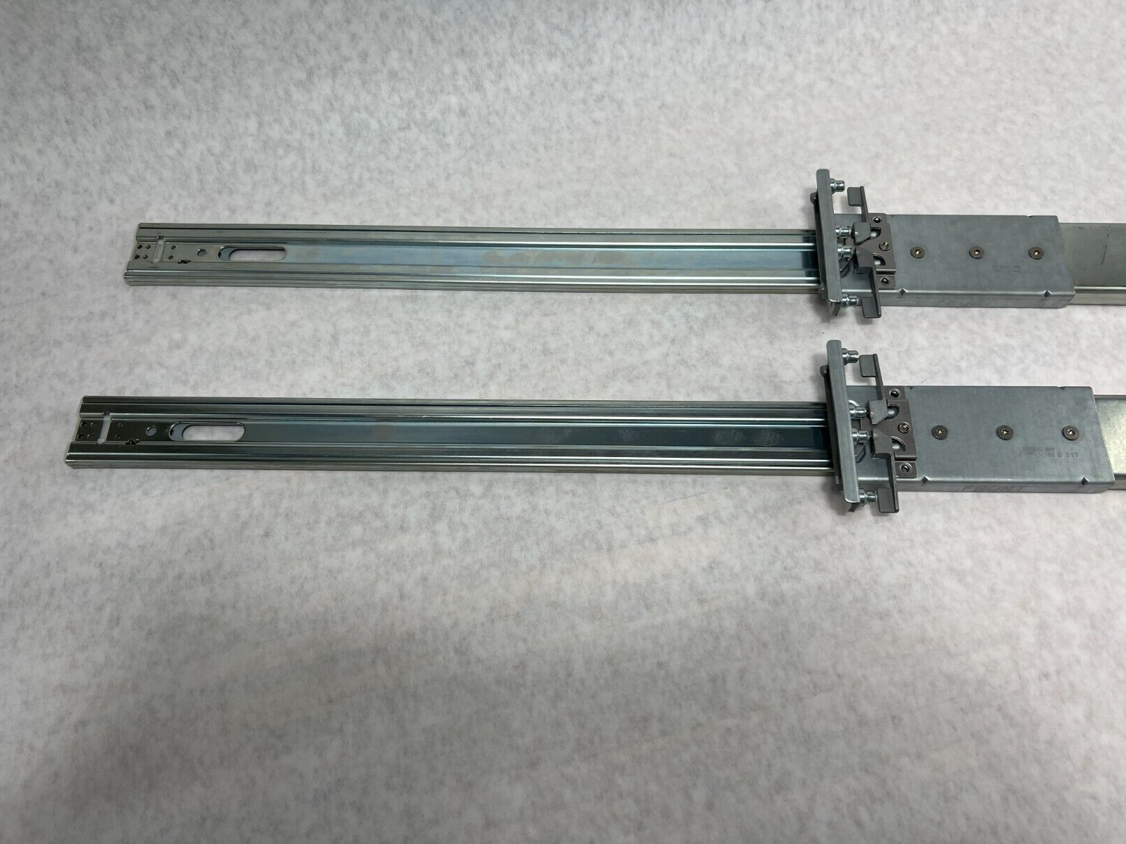 Rail Kingslide 2u-4u 30" Rails US6851773 374518 -Outers Only