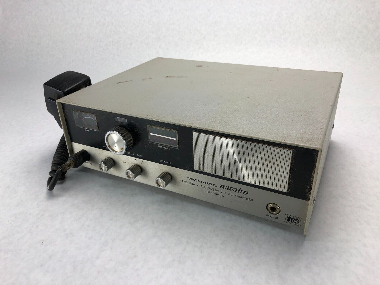 Vintage Realistic Navaho 23 Channel CB Base Transceiver Model TRC-30A Untested