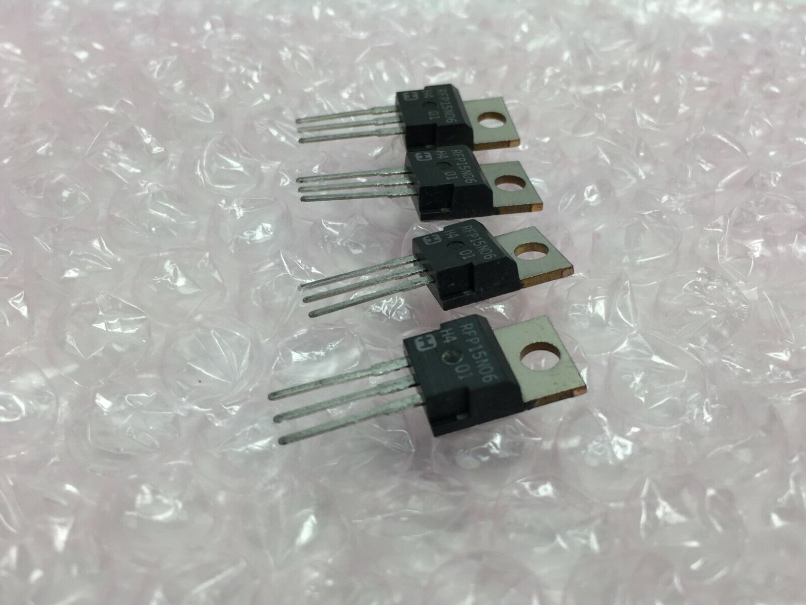 Harris RFP15N06 MOSFET Transistors   Lot of 4   NOS