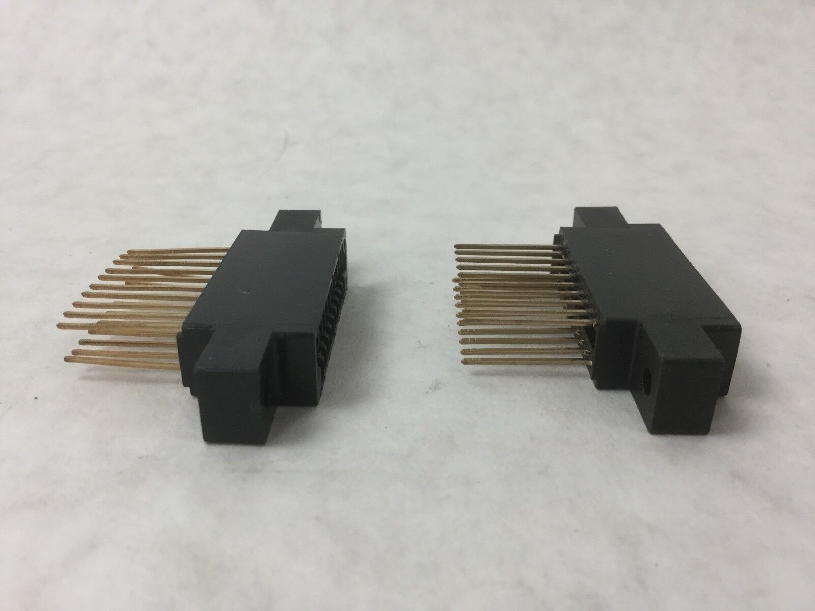 Texas H425111-10 Connector Receptacle, (Lot of 2)