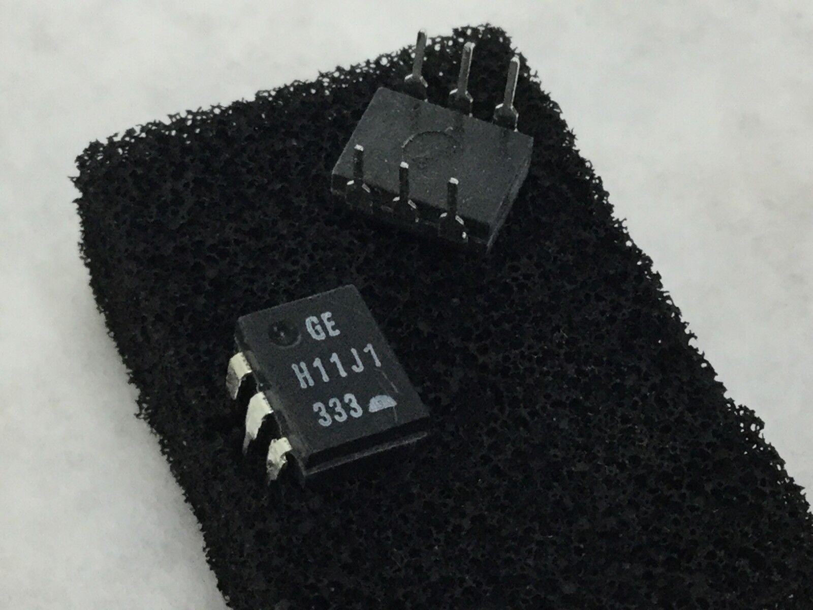 Genuine GE  H11J1 Optically Coupled Bilaterial Switch   Lot of 2