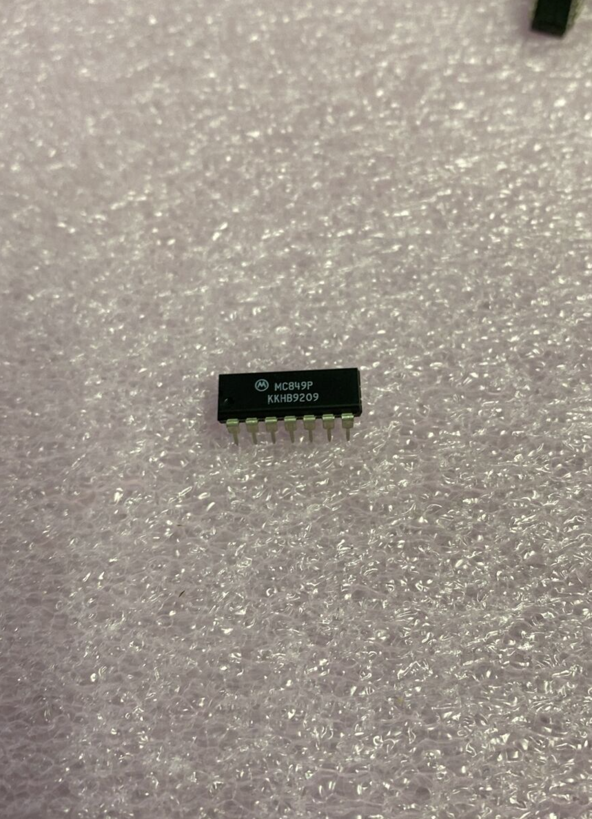 Lot of 5 Motorola MC849P IC Chips 14 PIN NEW Old Stock