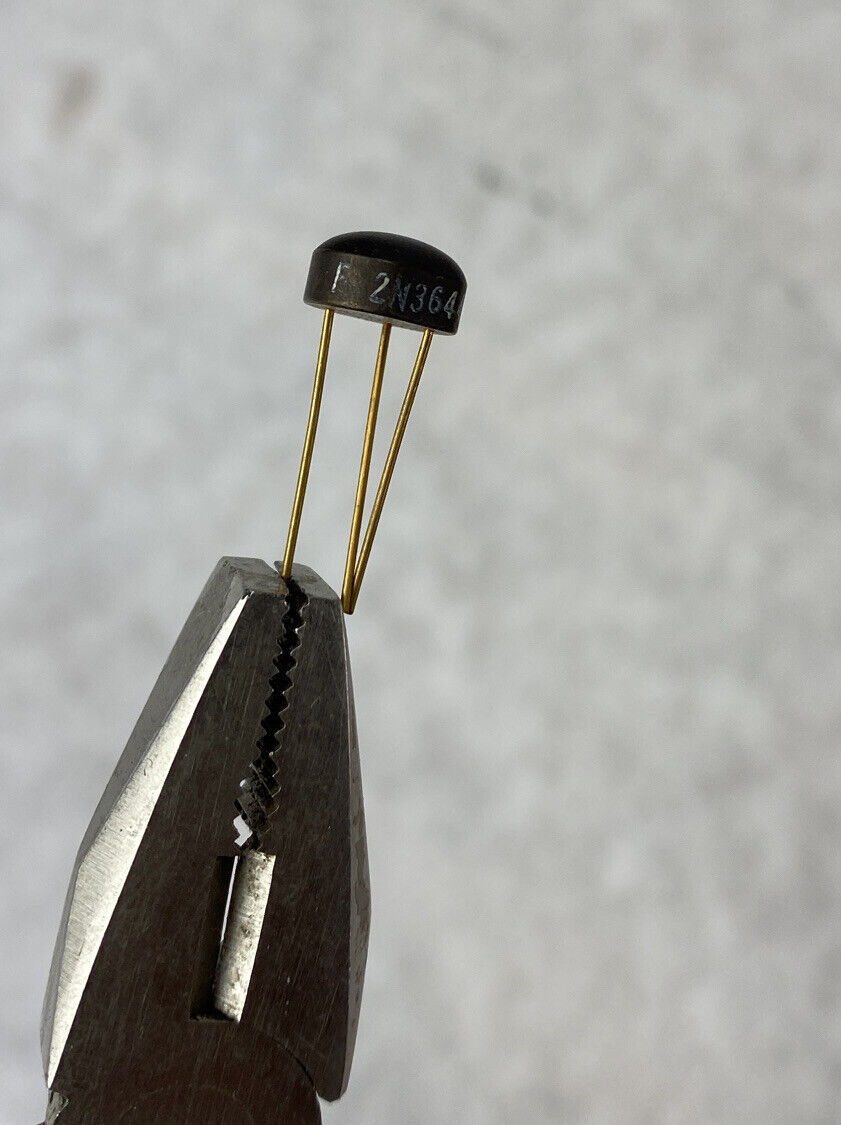 Lot( 5 ) Fairchild 2N3644 Silicon NPN Transistor 409 Globe Tope Gold Leads