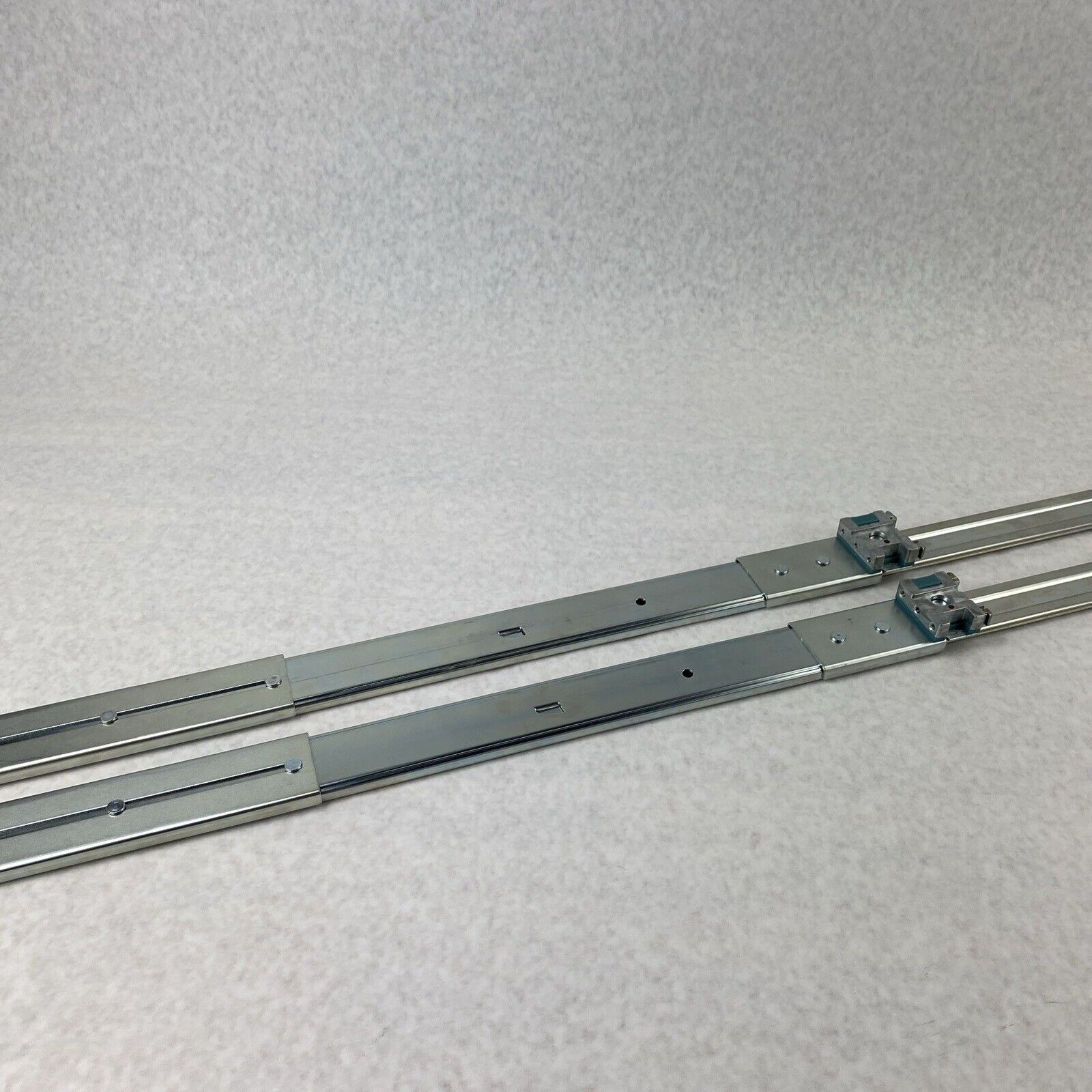 Accuride 03142 Medium-Duty Full Extension Drawer Slide