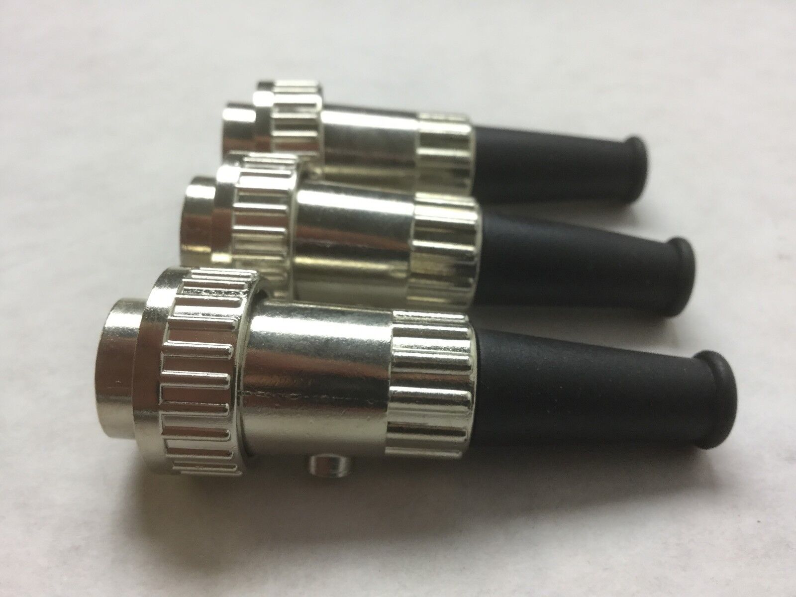 PREH 71430-070-0000, DIN MALE LOCKING COR, Lot of 3
