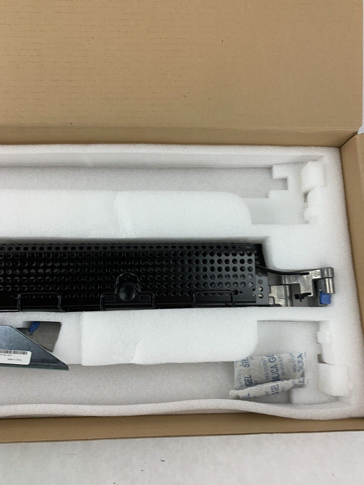New Open Box Dell PowerEdge Mounting Kit Server Rail 0FN360