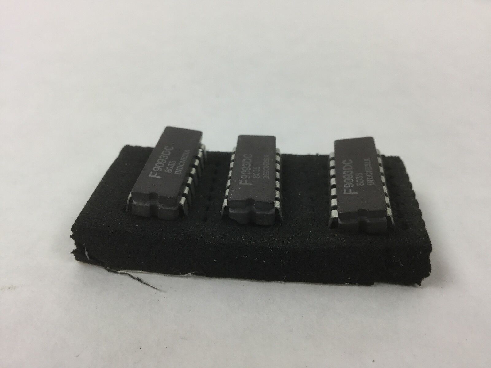 F9093DC, 14 Pin, (Lot of 3), NEW