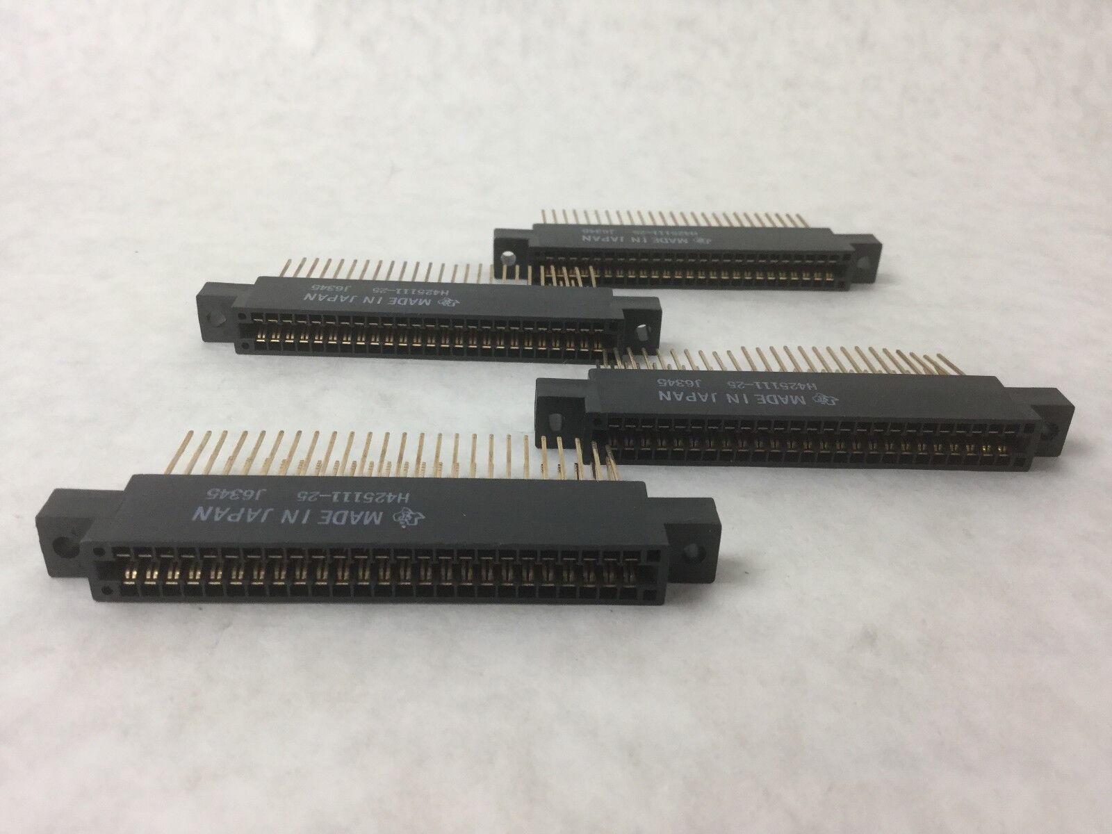 Texas H425111-25 (J6345) Connector Receptacle, (Lot of 4)