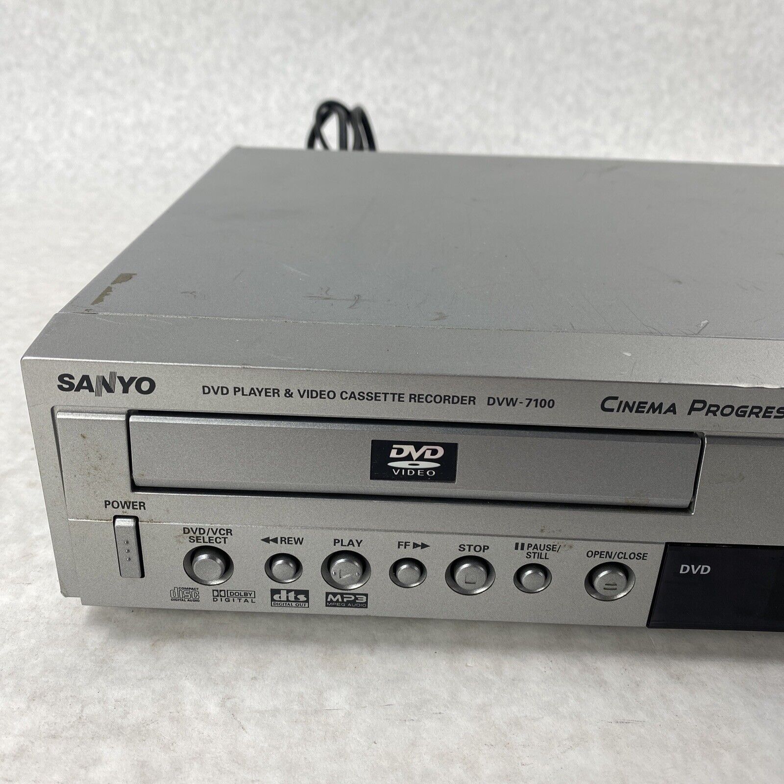 Sanyo 3850R-Z3396 DVW-7100 DVD VHS Combo Player VCR Recorder NO REMOTE Working