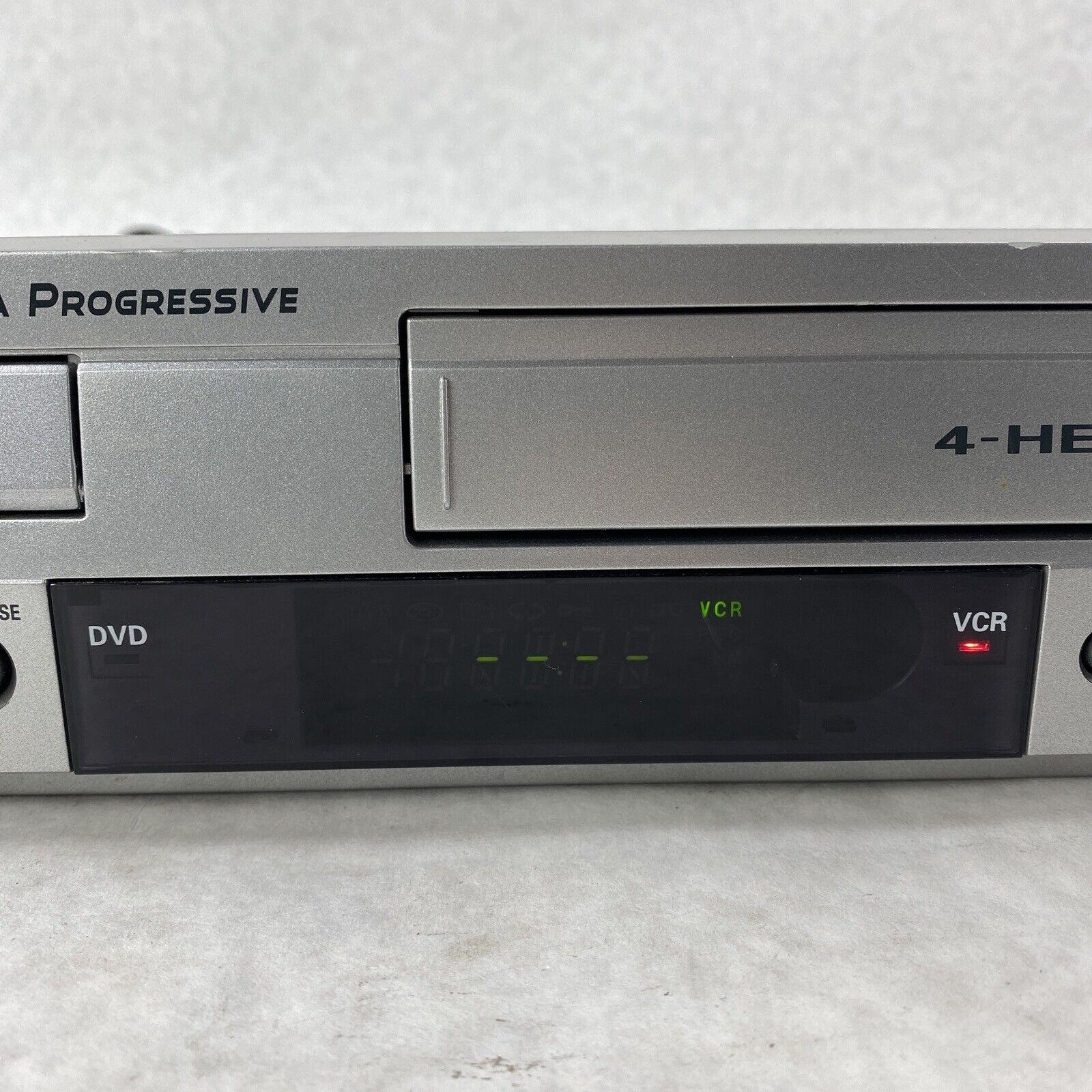 Sanyo 3850R-Z3396 DVW-7100 DVD VHS Combo Player VCR Recorder NO REMOTE Working