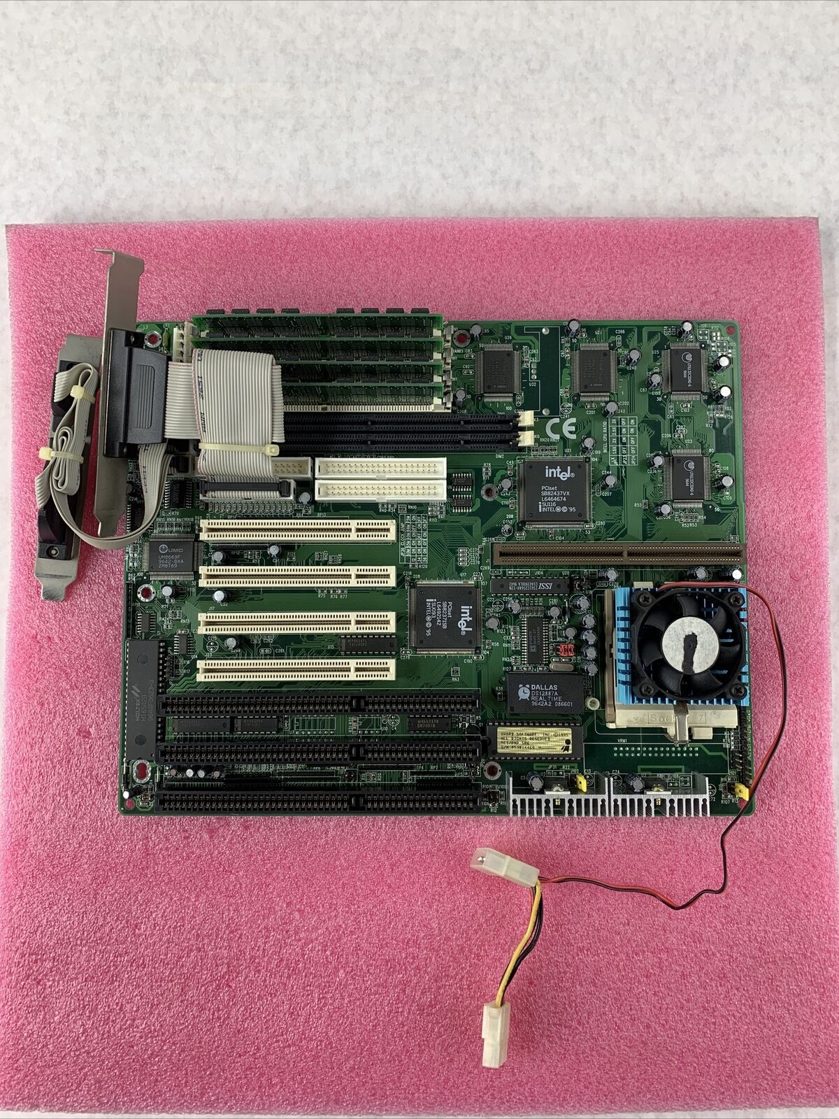 Shuttle 557 v1.32 Socket 7 Motherboard Intel Pentium 166MHz 64MB RAM