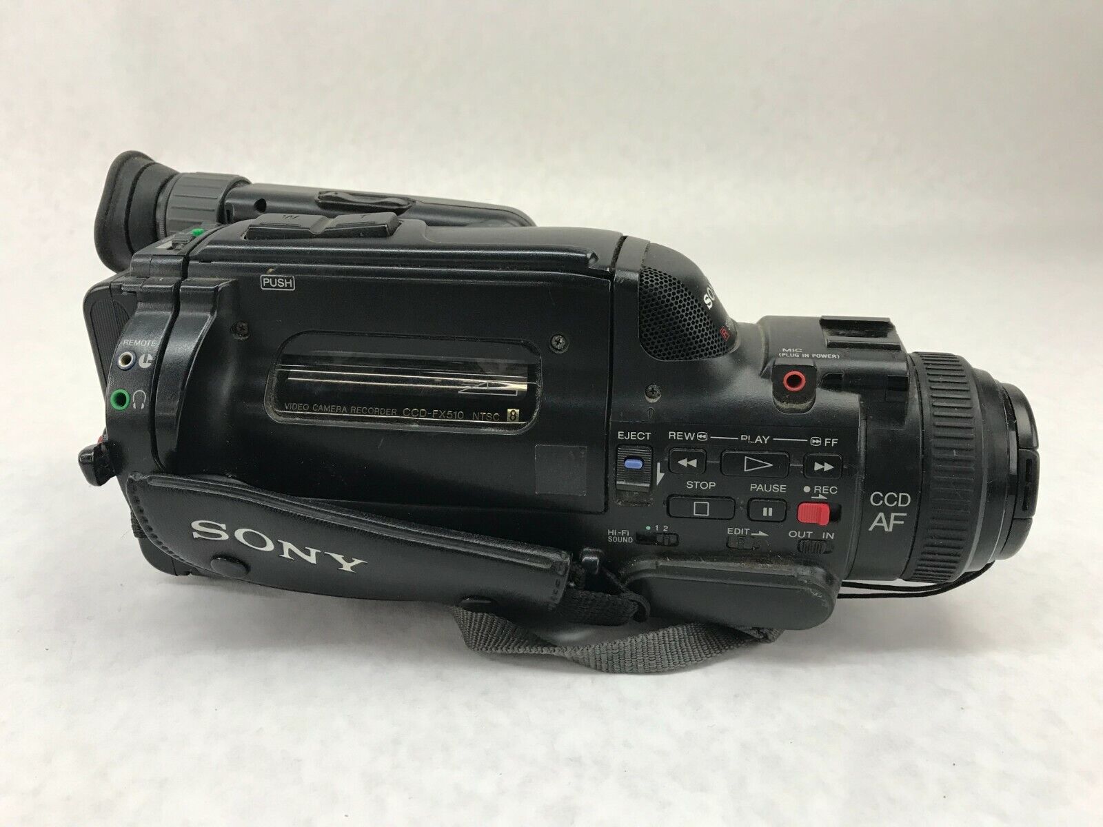 Sony CCD-FX510 10x Video 8 Handycam Camcorder w/ Accessories - Untested