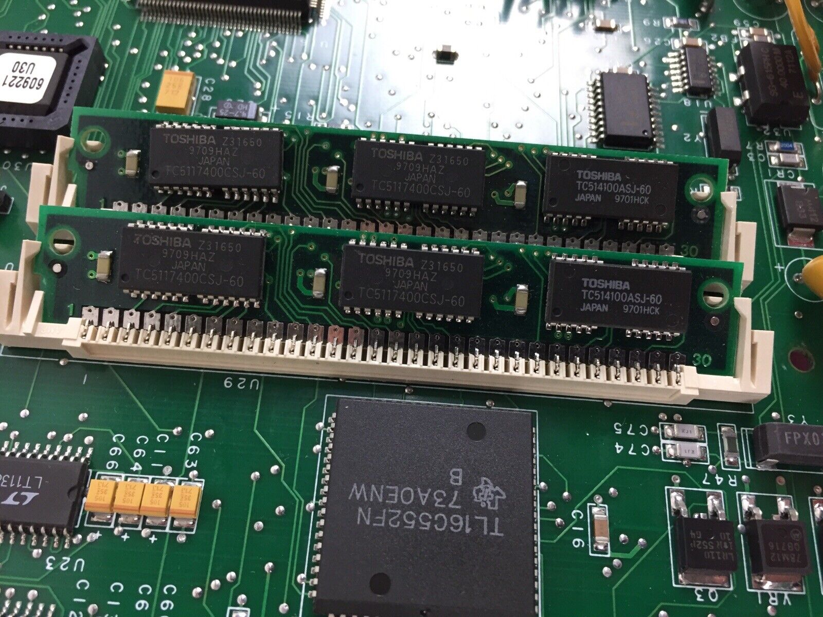 Circuit Board - Chips B0915X-01XX 9528 F82C836 - 609260 REV AA - Untested