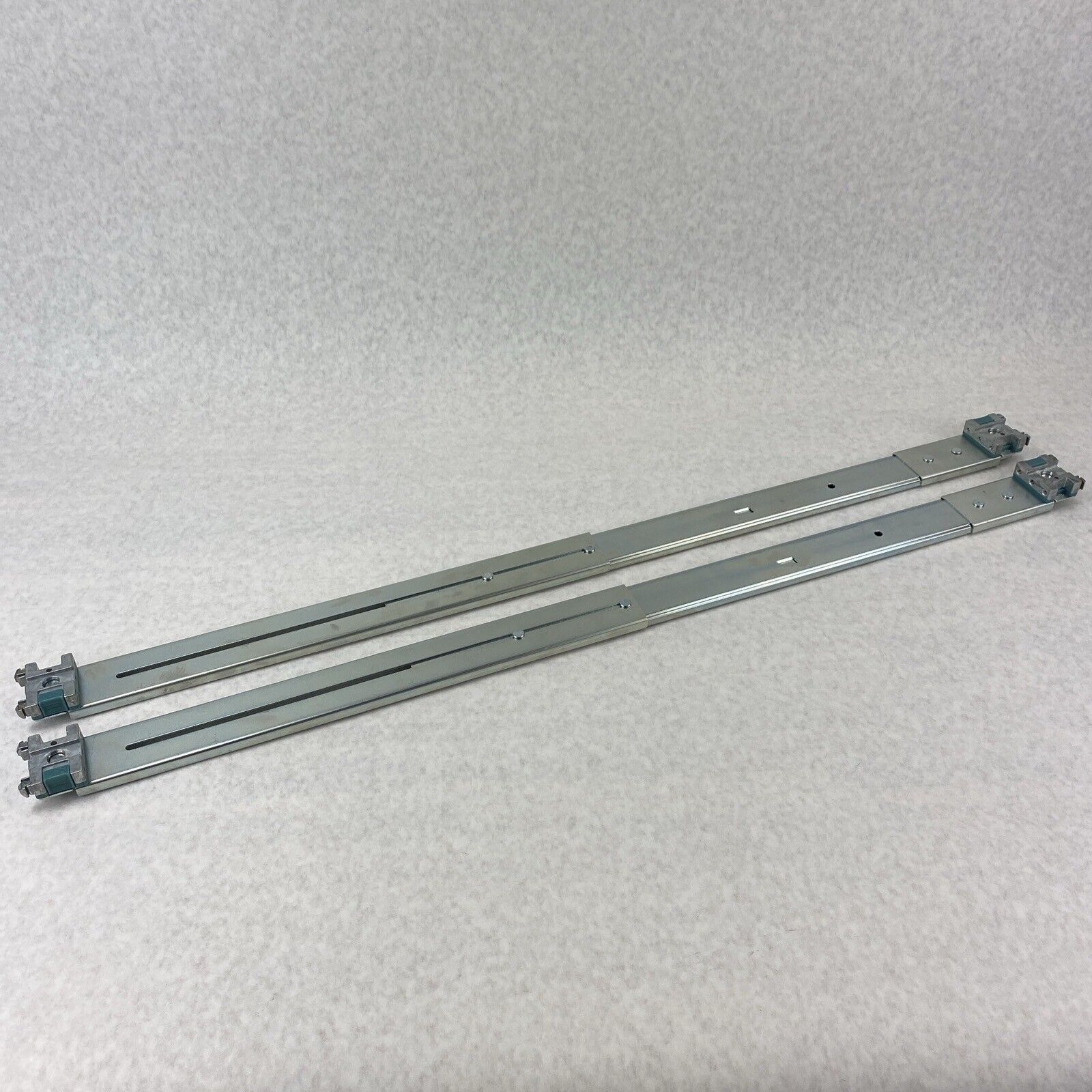 Accuride 03142 Medium-Duty Full Extension Drawer Slide