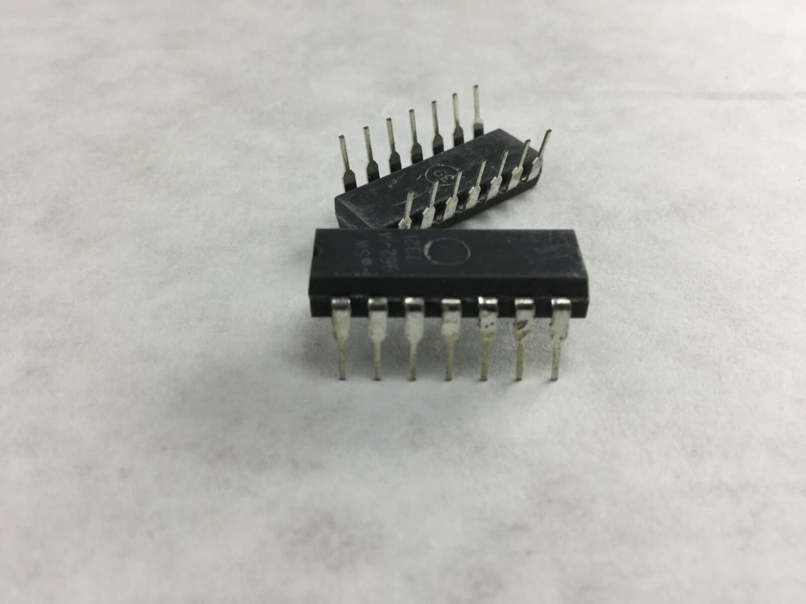 SW 962-M  Transistor  14 Pin Dip   Lot of 18  NEW