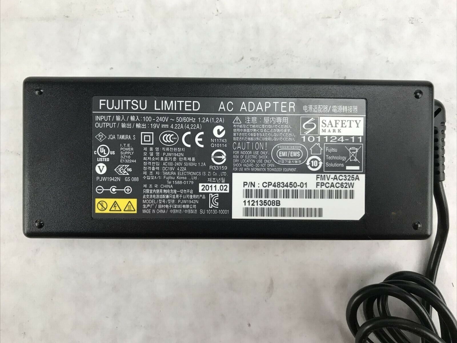 Fujitsu Limited AC Adapter PJW192N IN:100-240V 50/60Hz 1.2A OUT:19V 4.22A