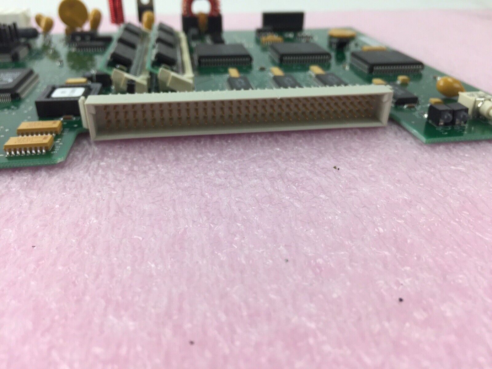 Circuit Board - Chips B0915X-01XX 9513 F82C836 - 609249 - Untested