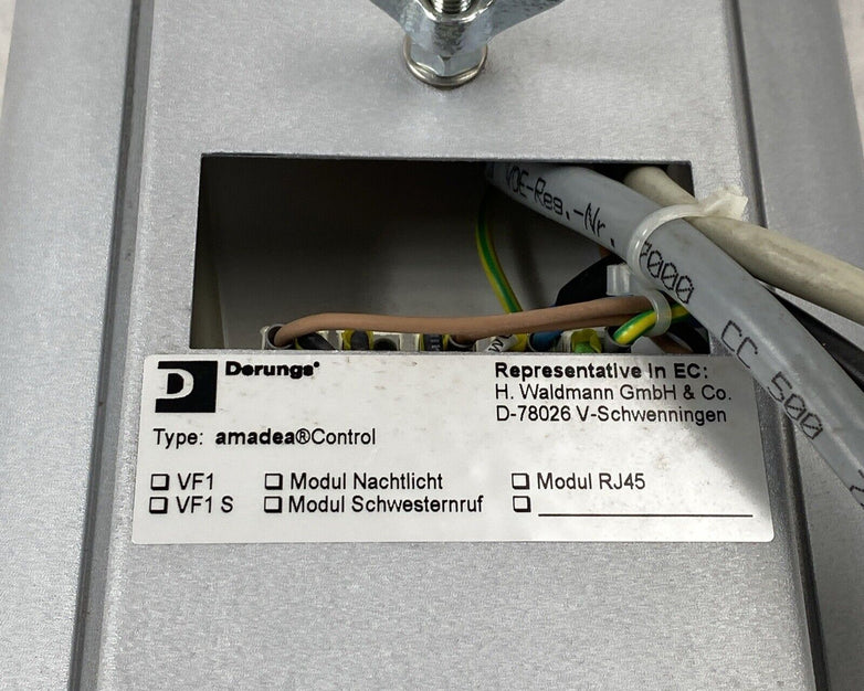 Derungs Medical Lighting amadea Control VF1 Wall Light w/ Outlets and Utilities