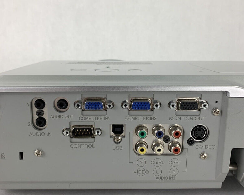 Hitachi CP-X300 3LCD Projector Conference 1080i HDMI LAMP W/ 330 Lamp Hours