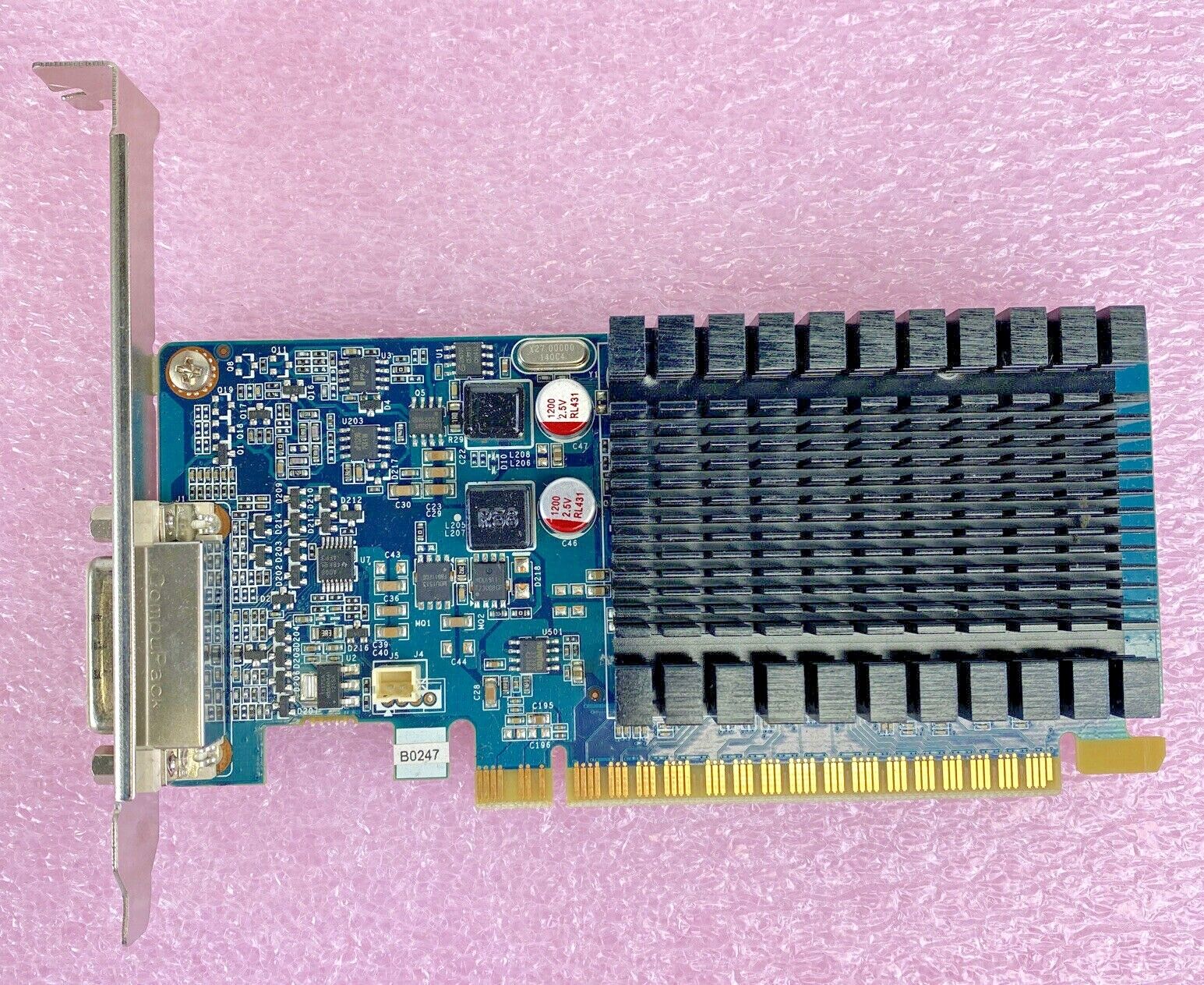 PNY GeForce 8400GS 1GB DDR3 DMS-59 PCI-E 2.0 Video Card w/ Molex DSM-59 to DVI