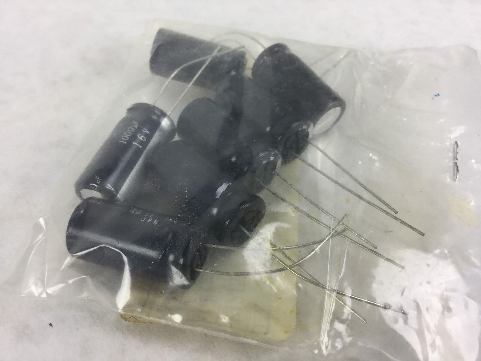 Capacitor 1000UF 16V HFS  P1215  Lot of 7  NEW