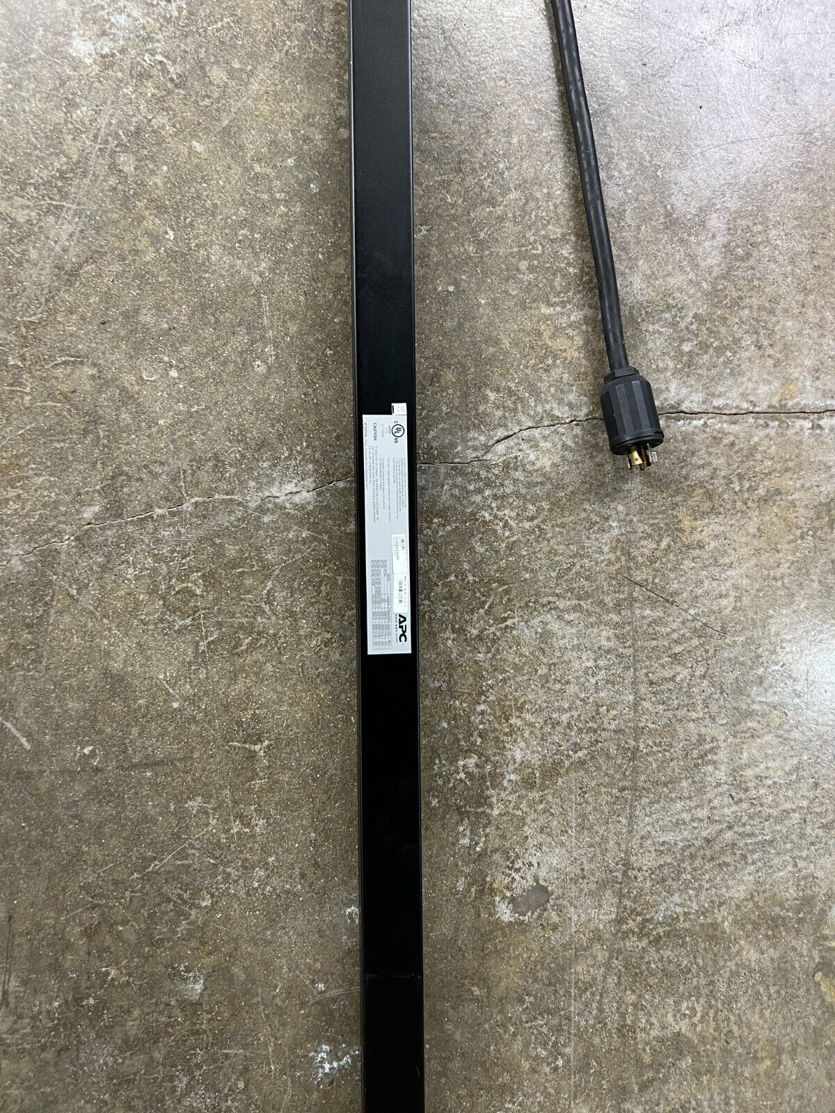 APC AP7862 Metered Server Rack PDU 120/208V 16A 42 Outlets