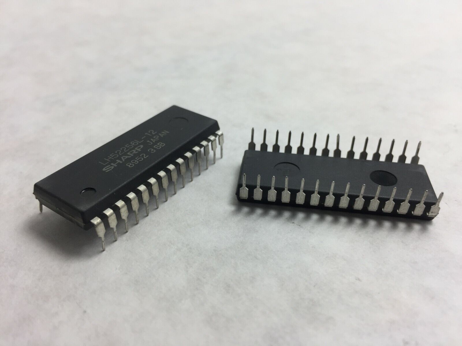 (5) Sharp LH52256L-12  Standard SRAM  32KX8  120ns  CMOS  PDIP28   Lot of 5