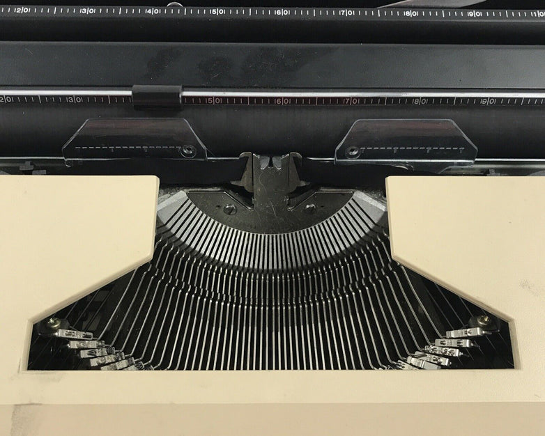 Sears Roebuck & Co Electric Typewriter Model 161 53772 Commuter