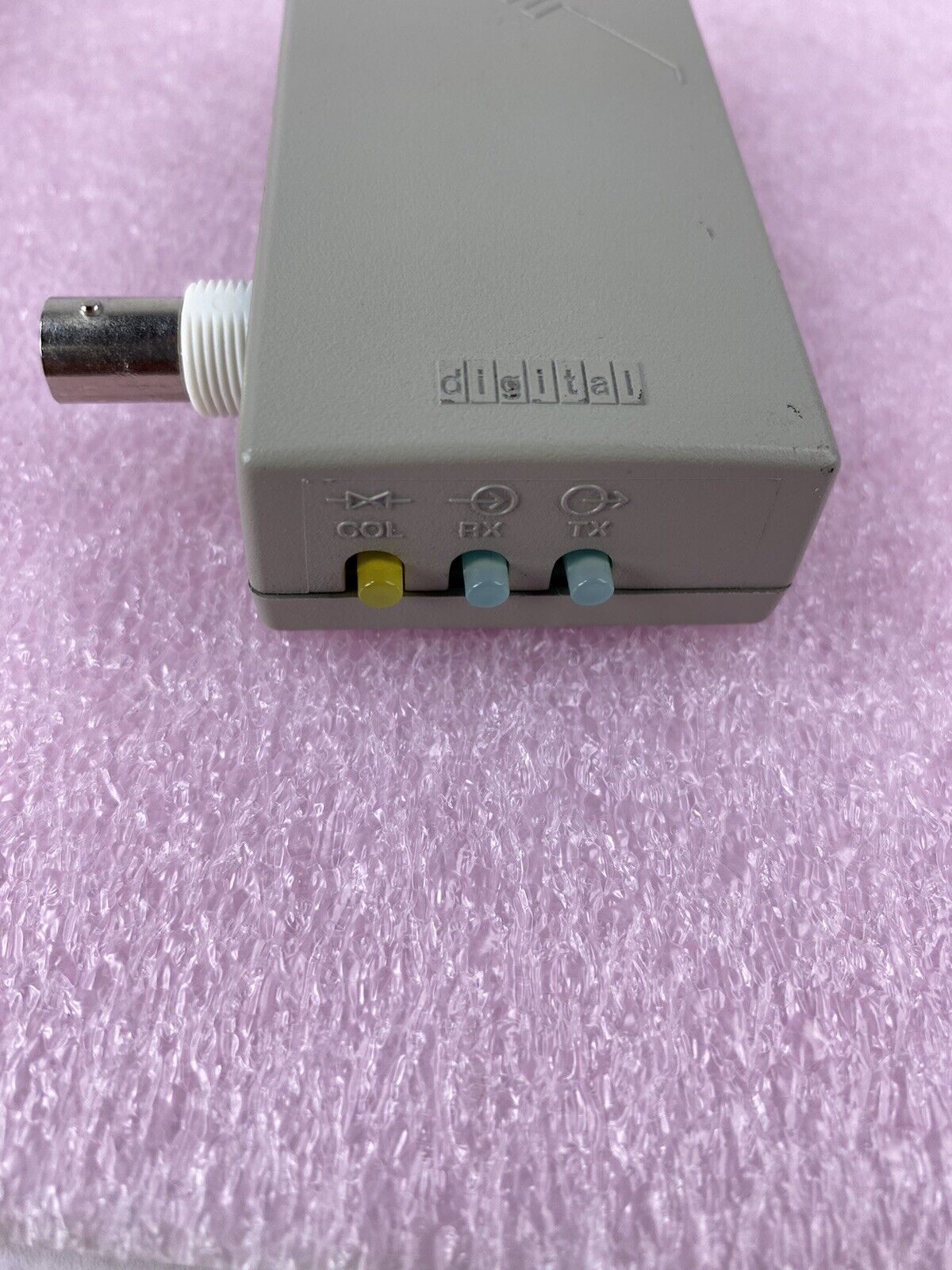 Digital DELNI-AA 8-Port Network Hub w/DECXM-M.C01 Transceiver + Misc. Cables