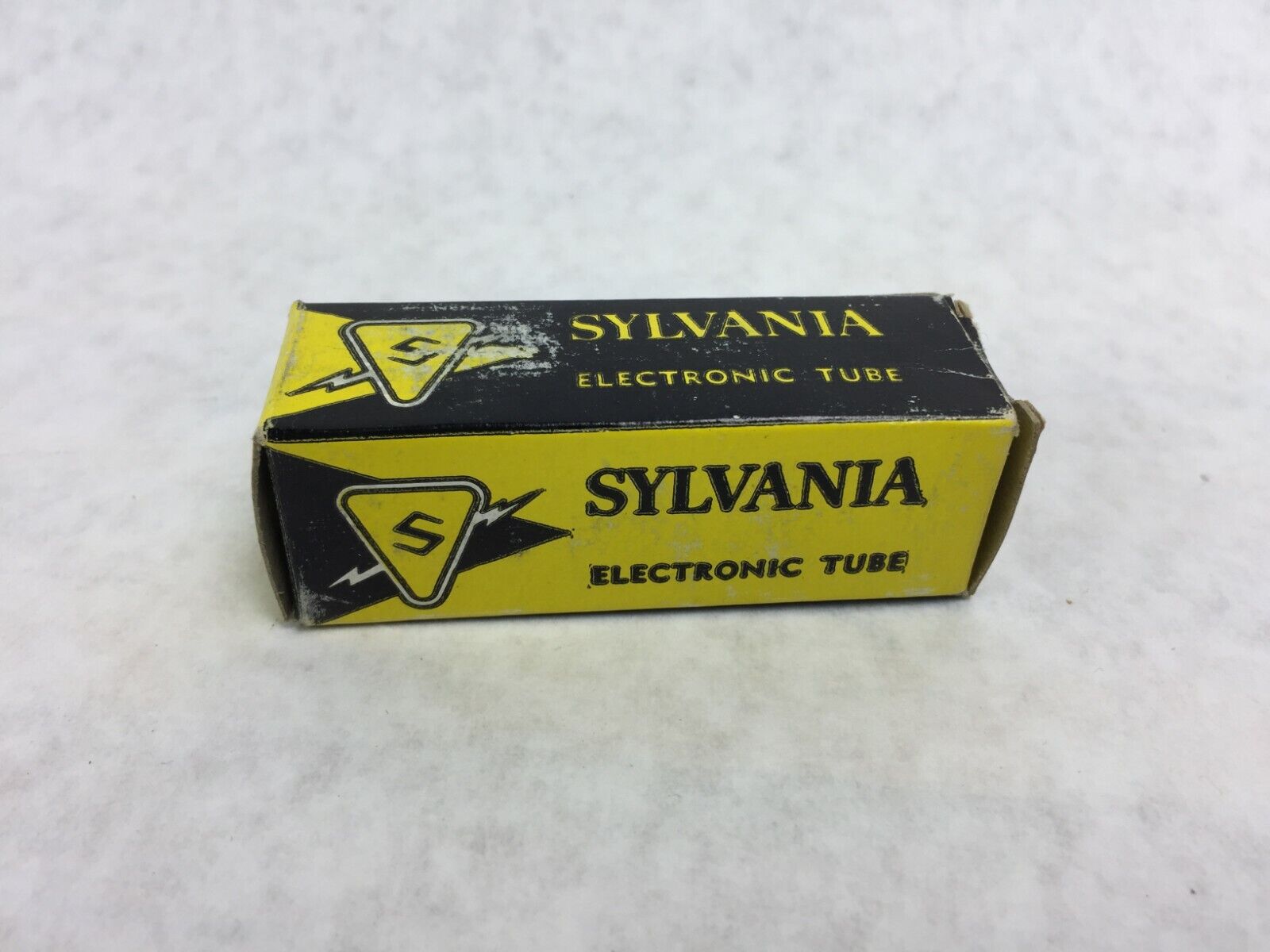 Sylvania Electronic Tube 11JE8