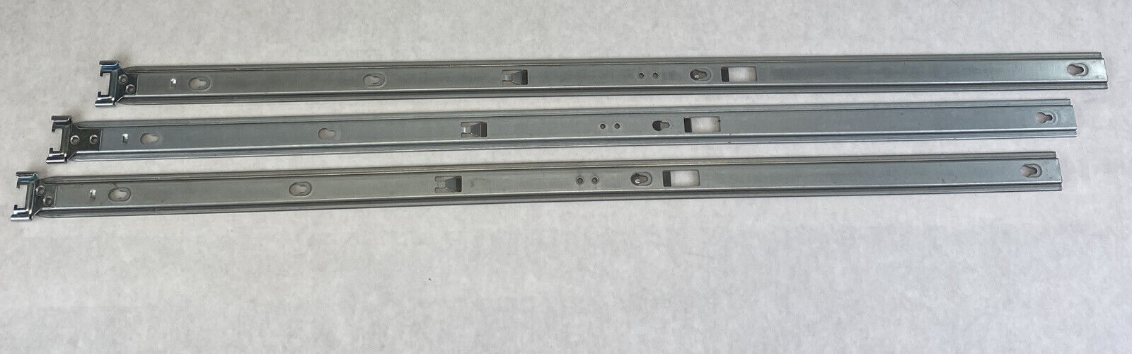 Server rail drawer slides 714515-002 REV D 2117 20290359 27-5/8" x 1" Lot of 3