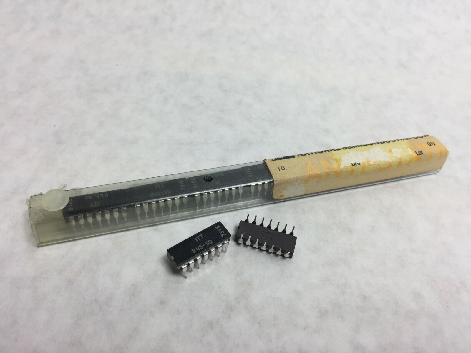 ITT 945-5D Integrated Circuits  Lot of 7 NOS
