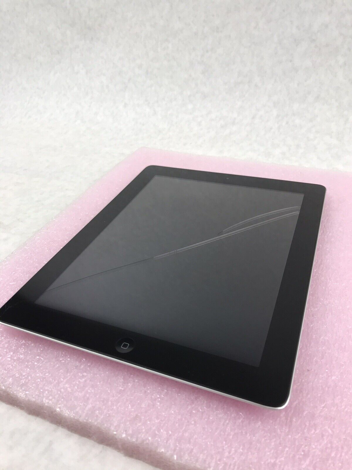 Apple iPad 4th Gen. Black 16GB 9.7" A1458 MC769LL/A Wi-Fi