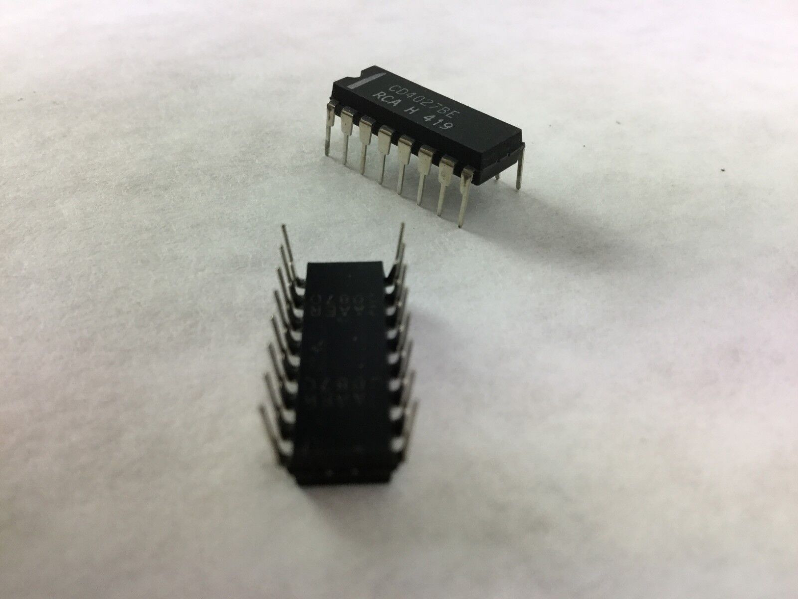 Genuine RCA CD4027BE  Integrated Circuit  16 Pin Dip  Lot of 21