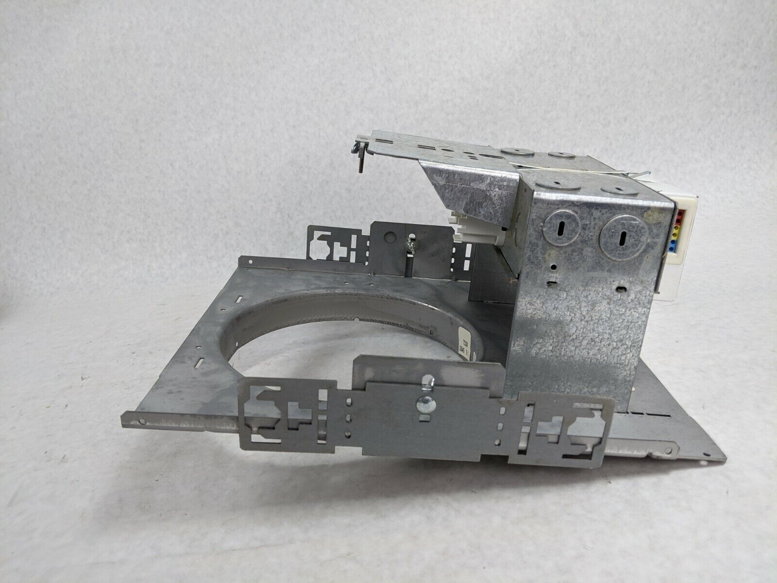 Hubbell Lighting Prescolite Horizontal Lamp Housing and Reflectors