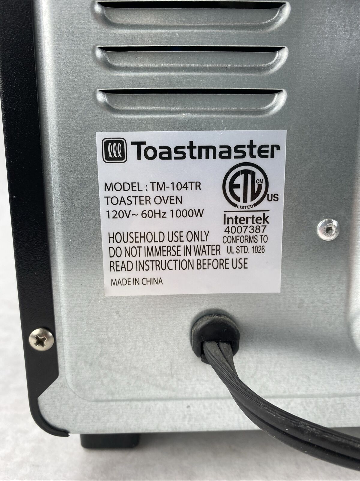 Toastmaster TM-104TR 10 x 9 x 3.5" Toaster Oven 1000W Temp Control