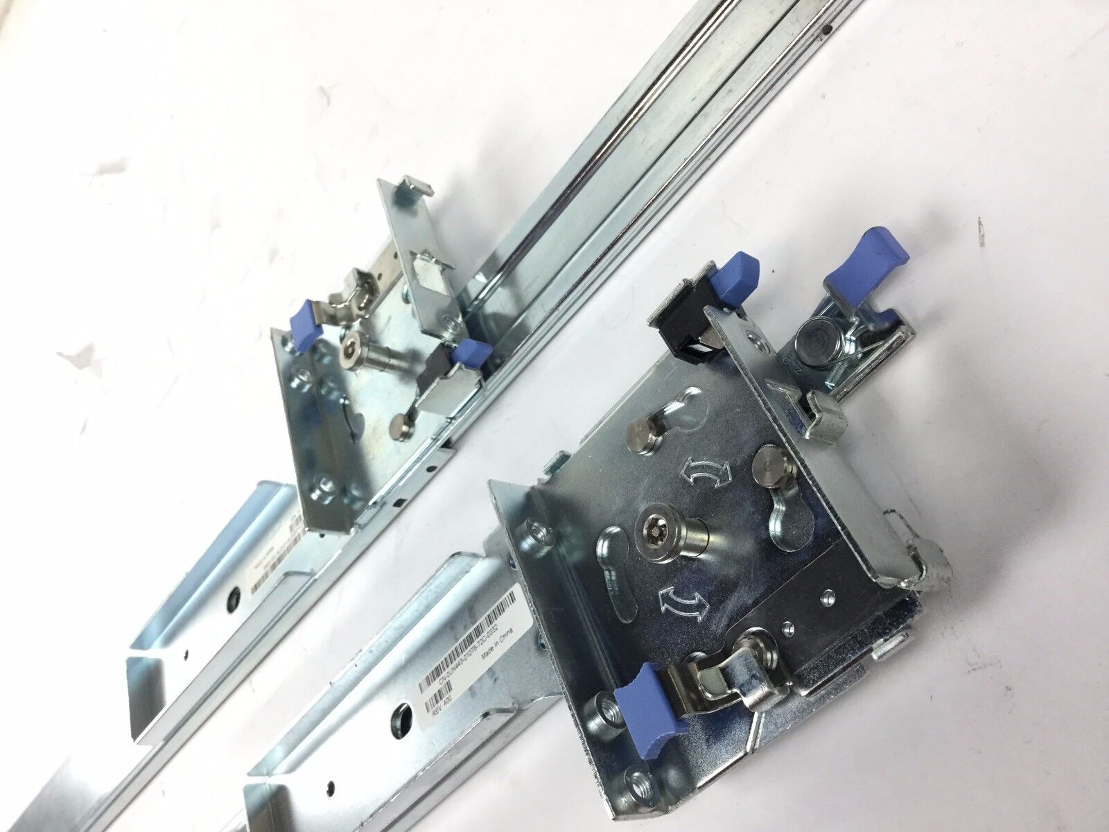 Dell PowerEdge Server Rails CN-0UN443-01078-72C-0332 Rev A00