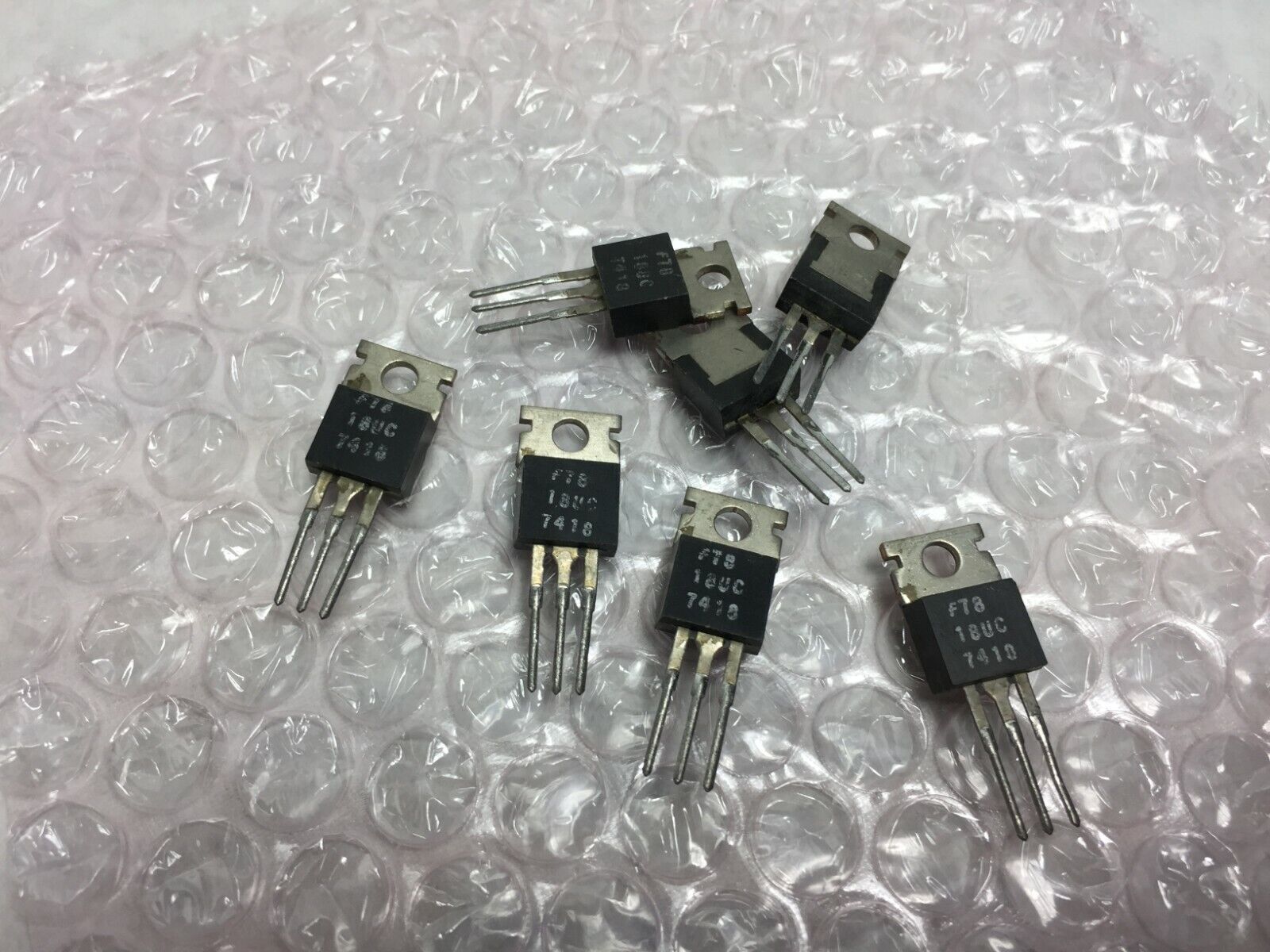 NOS  Fairchild  7818UC Positive Voltage Regulator  Lot of 7