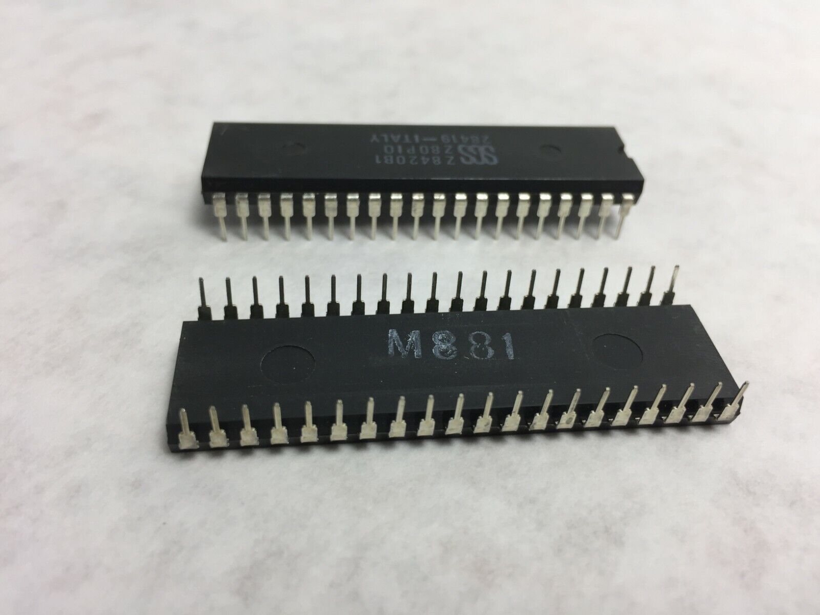 (2)  SGS Z8420B1 PIO Parallel In/Out Controller   NOS  Lot of 2