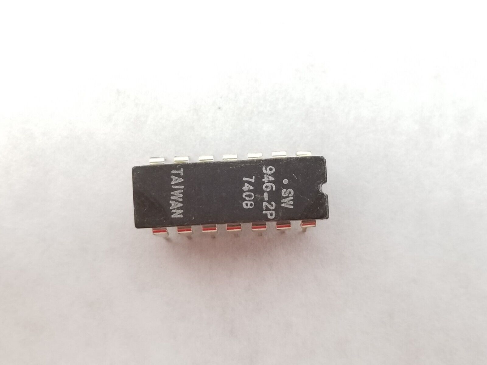 SW 946-2P STEWART WARNER IC Lot of 10 14-PIN