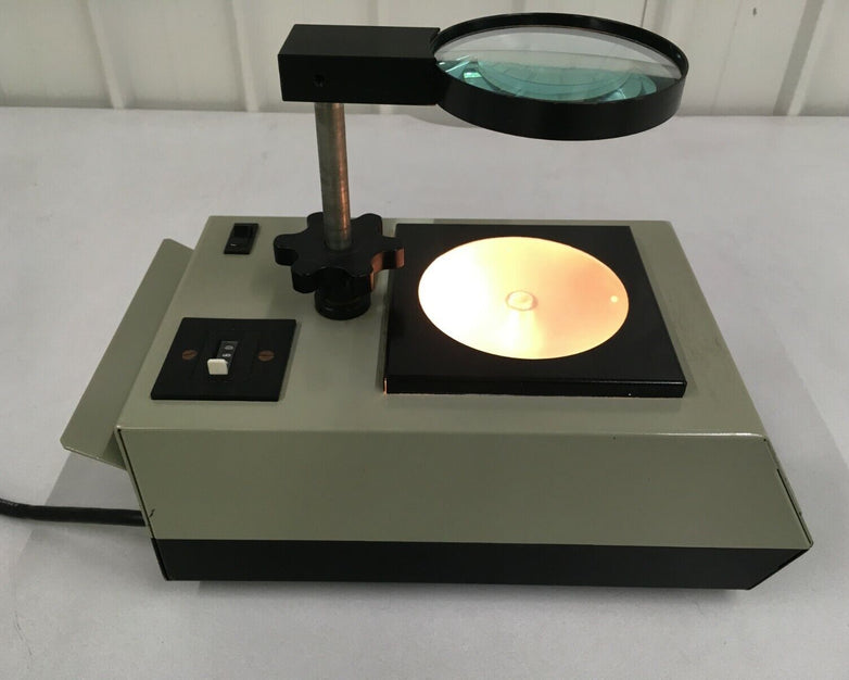 Fisher 133-8002 Accu-lite Illuminated Benchtop Magnifying Colony Counter