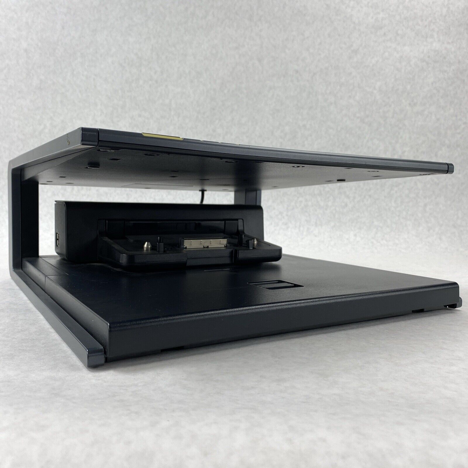 Genuine HP PA507A Monitor Stand 395153-001 With Docking Station