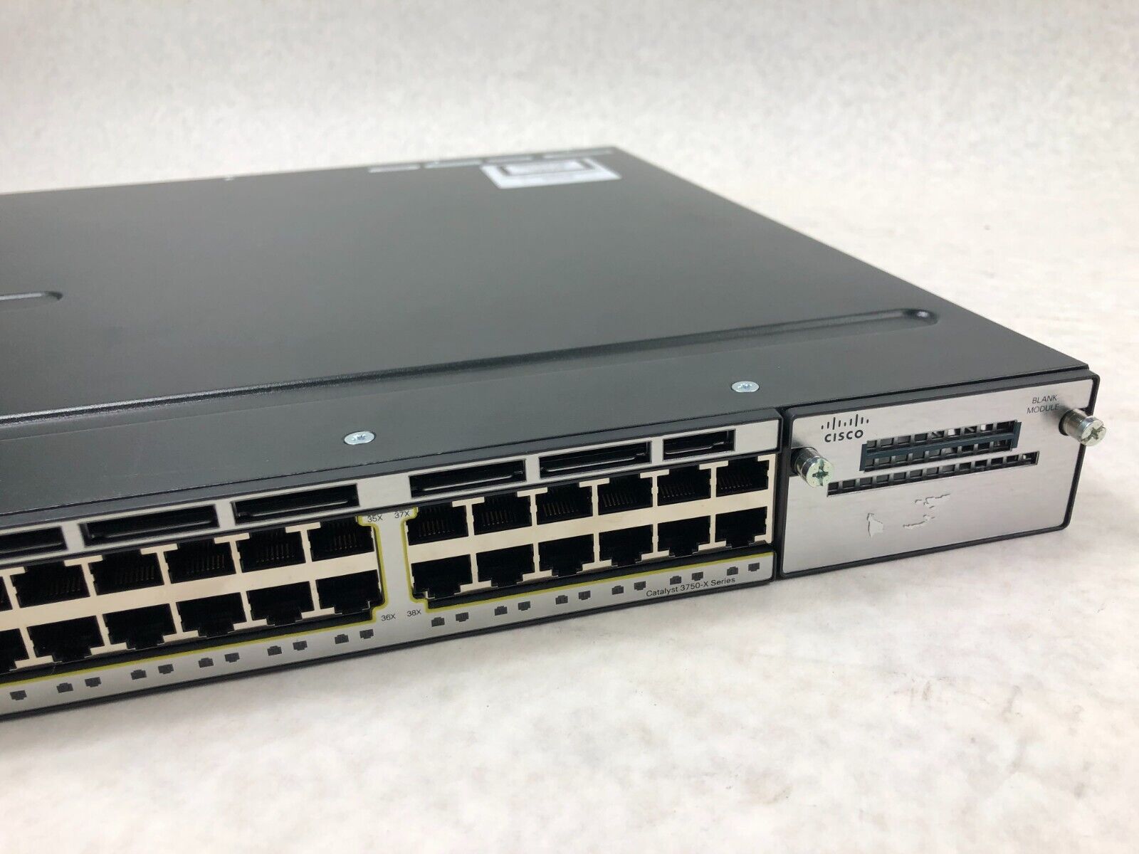 Cisco Catalyst WS-C3750X-48T-S 48 x Gigabit Ethernet 4 x SFP Managed Switch