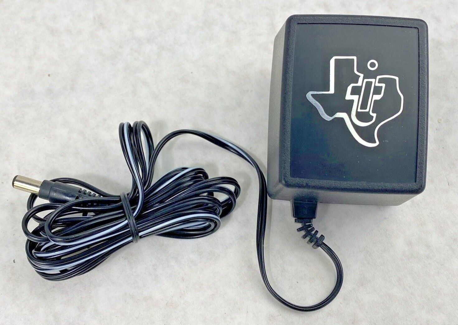 Genuine Texas Instruments 9201 AC Adapter New in Box