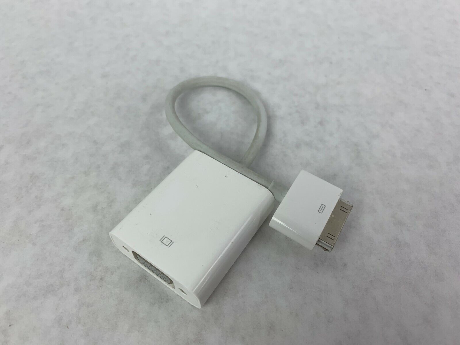 Apple 30-Pin to VGA Adapter (MC552ZM/B) For iPad, iPhone And iPod Touch