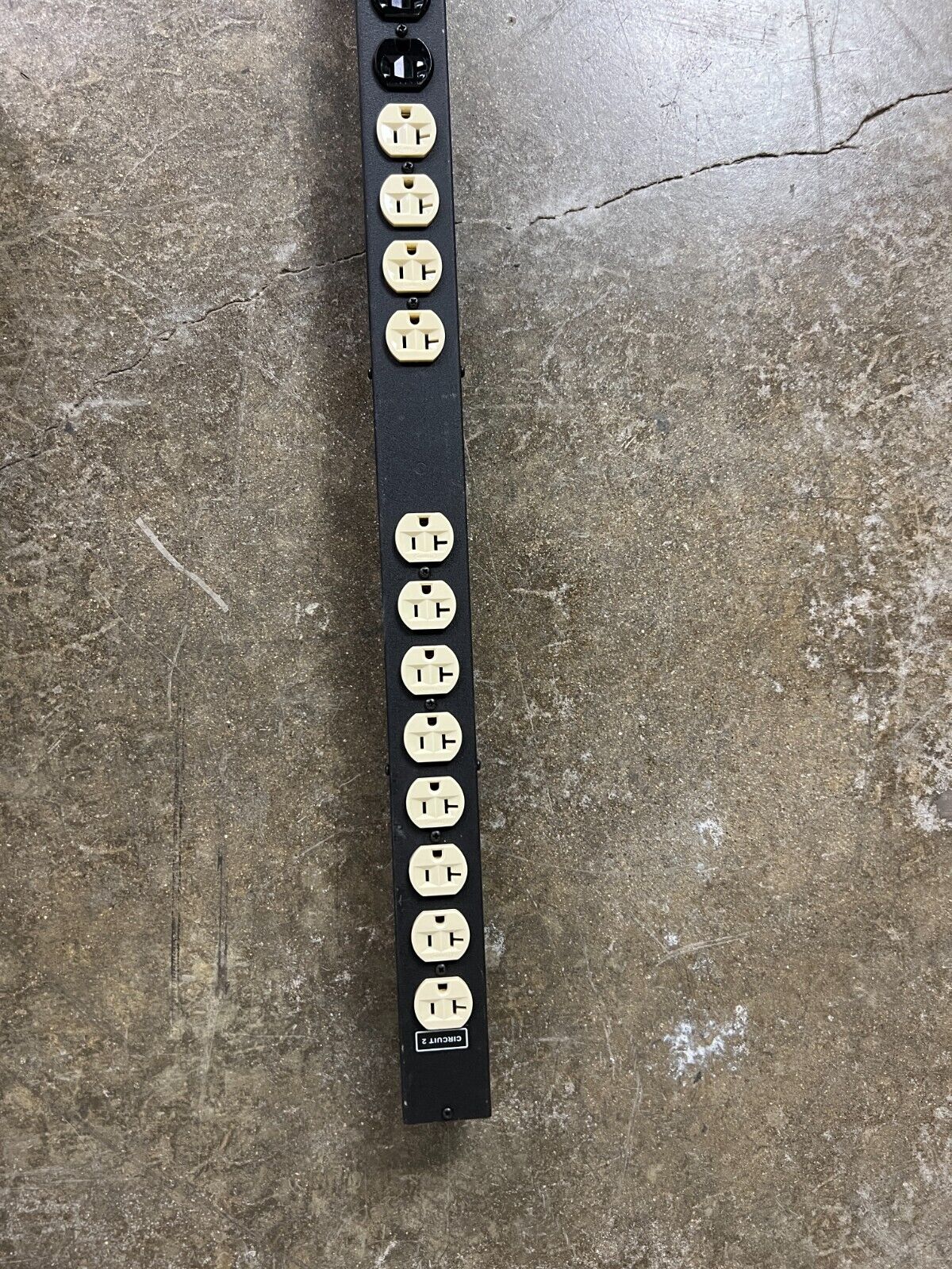 Geist XPBM240-103D20TL5 Smart PDU NEMA 5-20R Plug 30A 120V 24 Outlets