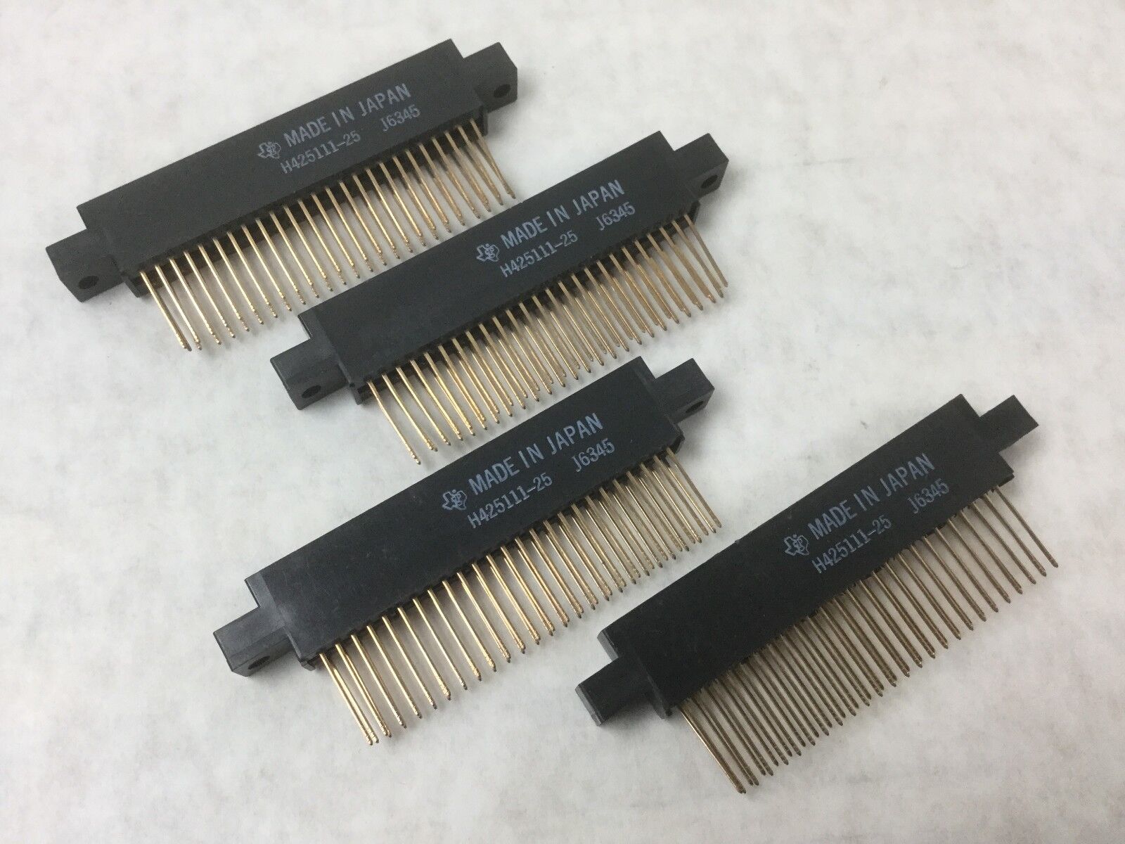 Texas H425111-25 (J6345) Connector Receptacle, (Lot of 4)